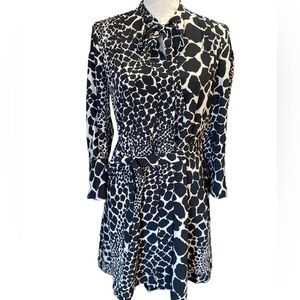 𝅺TOPSHOP Leopard Dress Size 2 Button Down Waist Tie Keyhole Neck 3/4 Sleeves